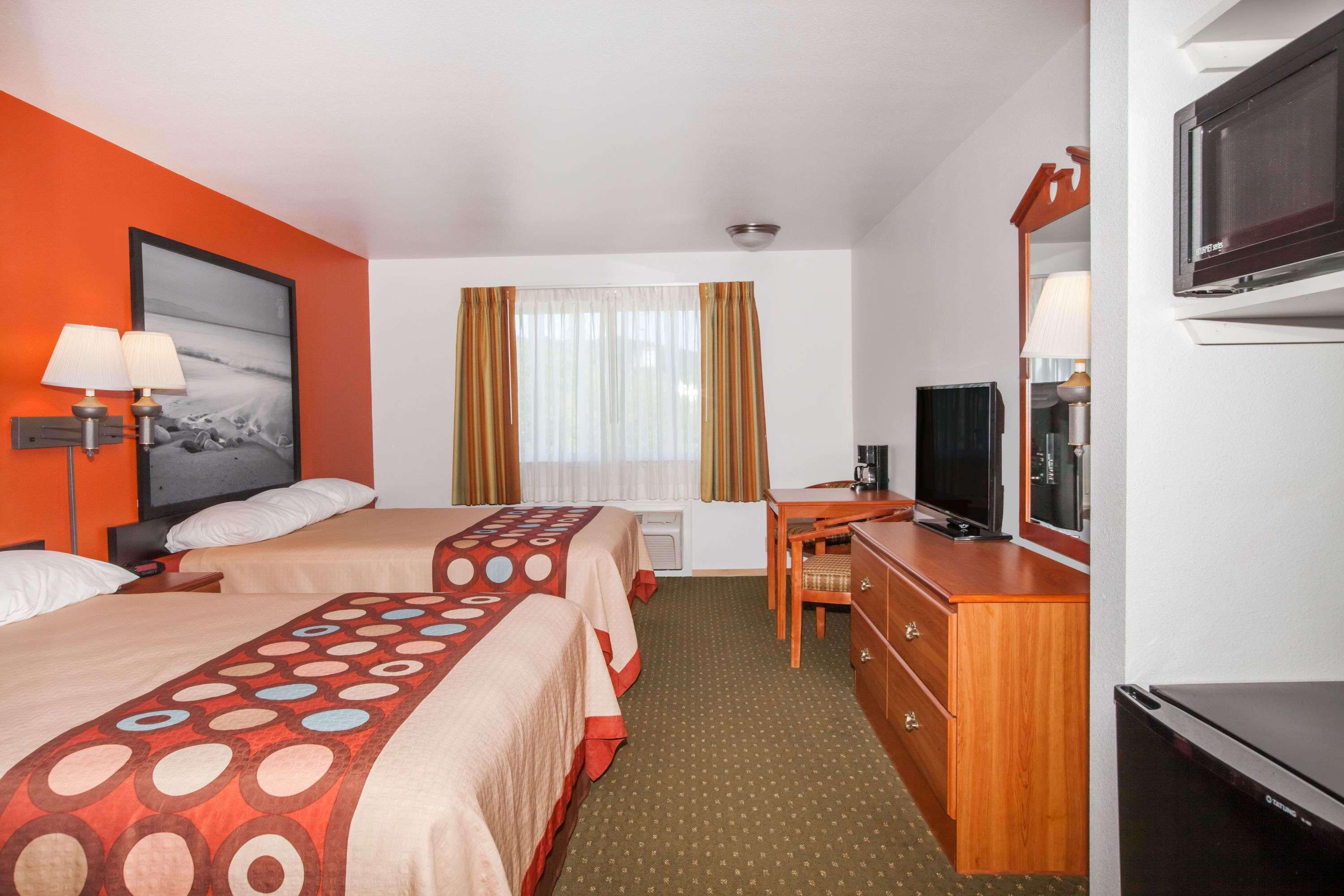 Super 8 By Wyndham Cloverdale Wine Country Exterior foto