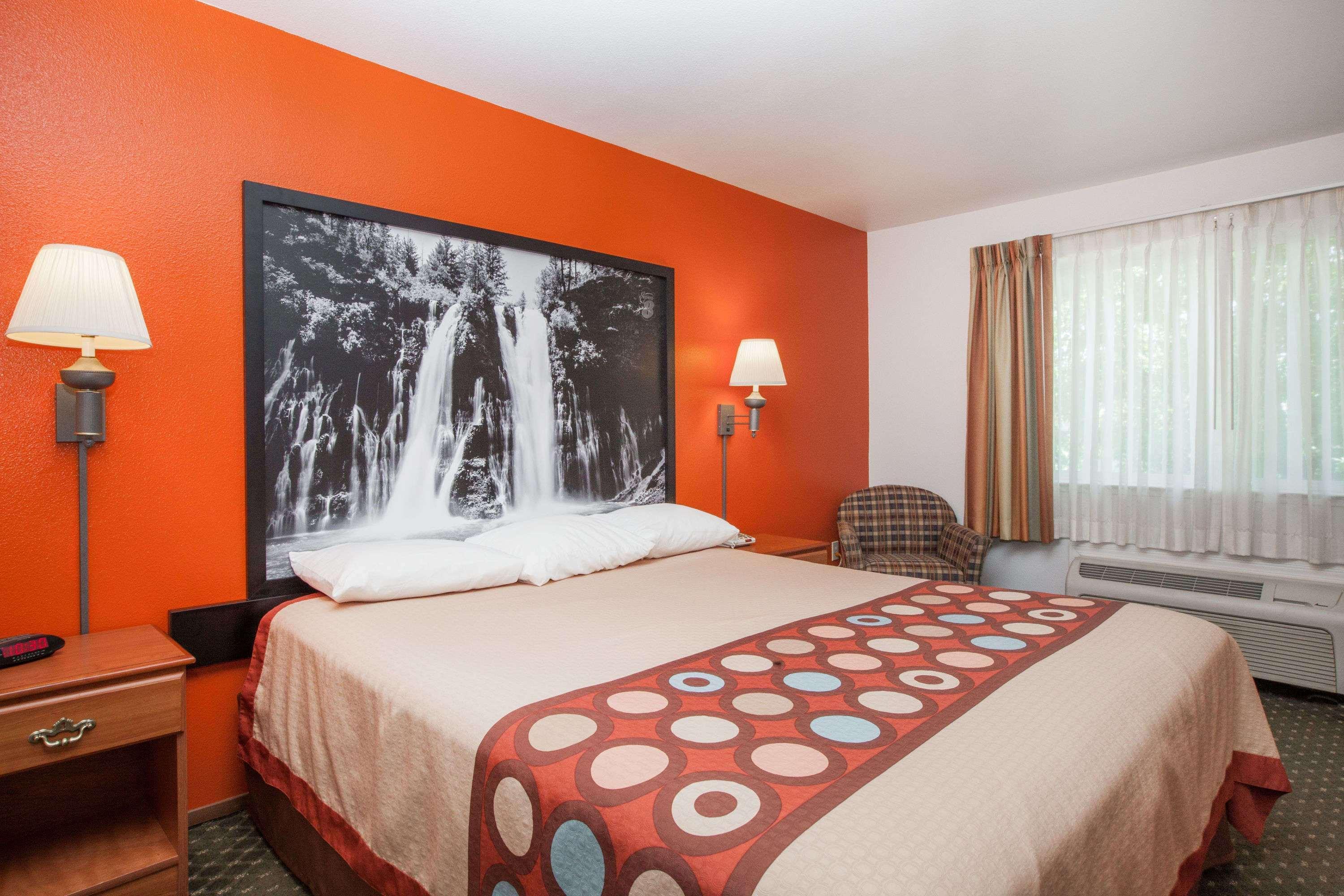 Super 8 By Wyndham Cloverdale Wine Country Exterior foto