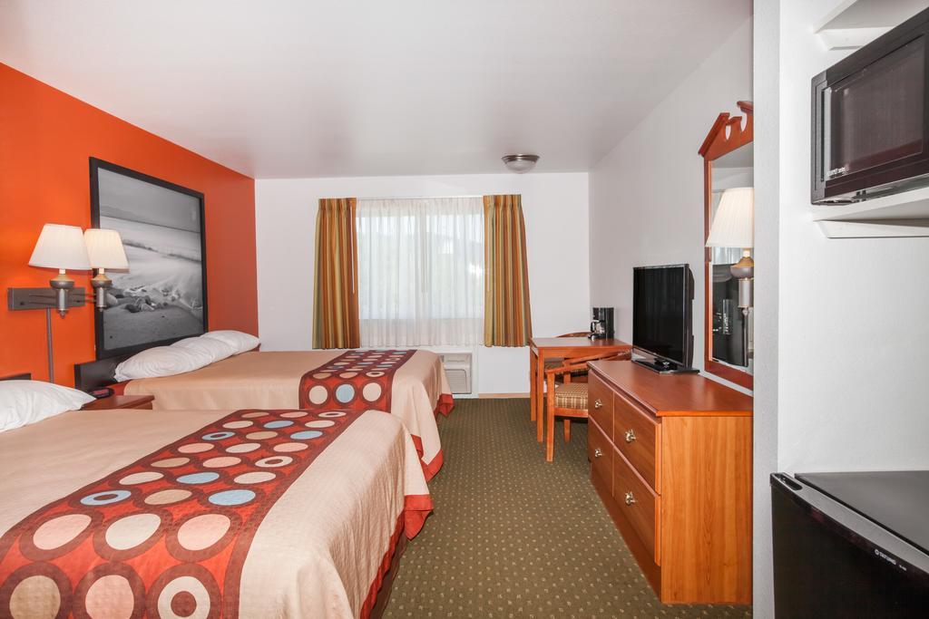 Super 8 By Wyndham Cloverdale Wine Country Exterior foto