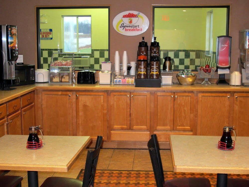 Super 8 By Wyndham Cloverdale Wine Country Exterior foto