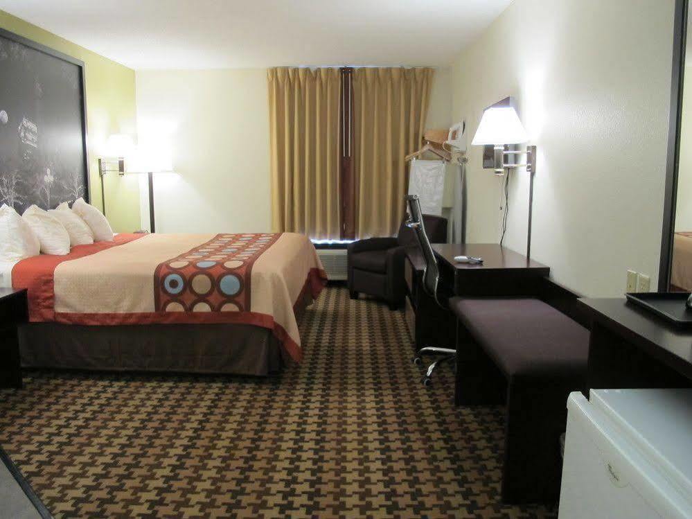 Super 8 By Wyndham Cloverdale Wine Country Exterior foto