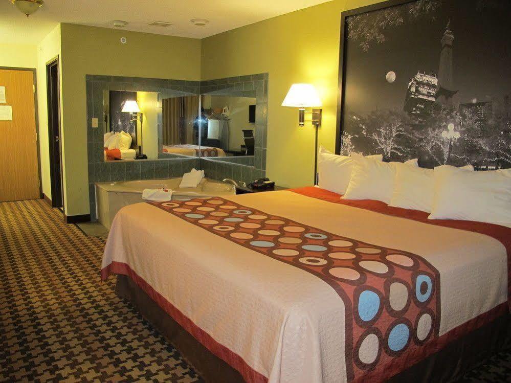 Super 8 By Wyndham Cloverdale Wine Country Exterior foto